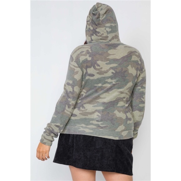 PLUS SIZE SOFT CAMO ZIP-UP KNIT HOODED SWEATER - Picture 2 of 5